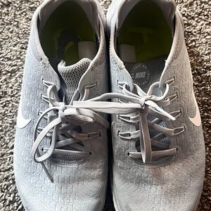 Nike women Light Gray Sneakers